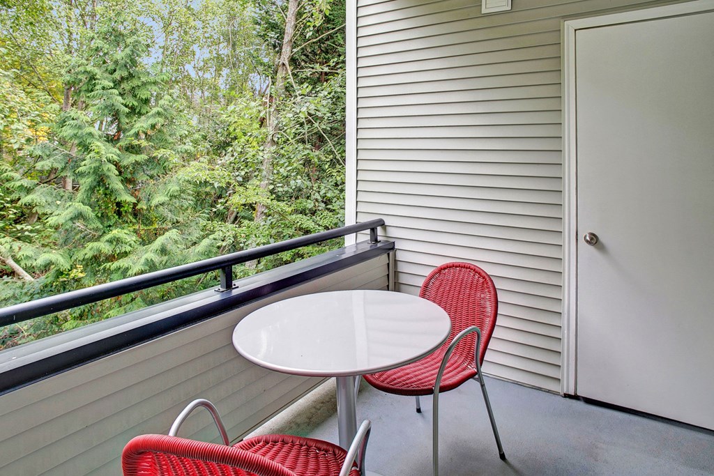 Portsmith Private Balcony Apartments in Everett, WA