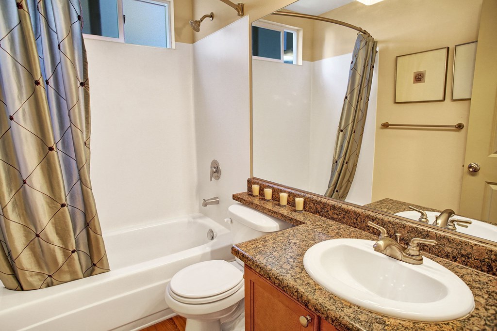 Regency Woods Bathroom Apartments in Renton, WA