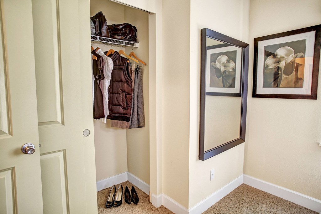 Regency Woods Bedroom Apartments in Renton, WA