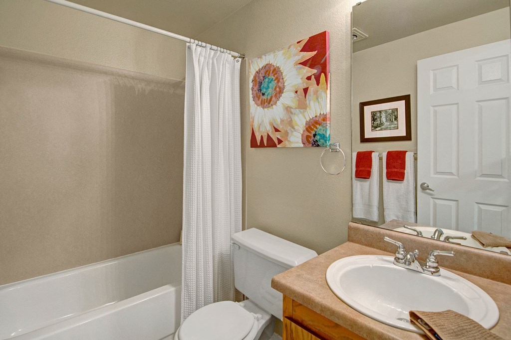 Ridge and Shores Bathroom Apartments in Federal Way, WA