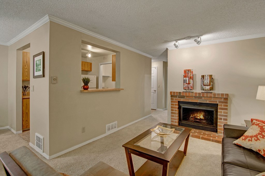 Ridge and Shores Living Room Apartments in Federal Way, WA