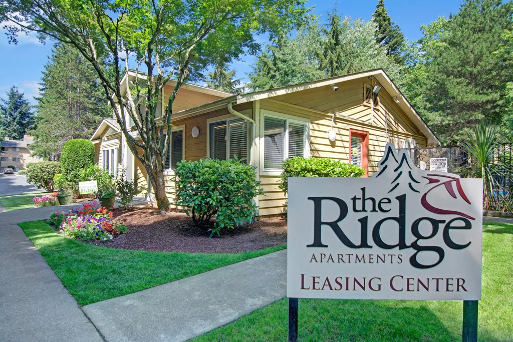 Ridge and Shores Sign Apartments in Federal Way, WA