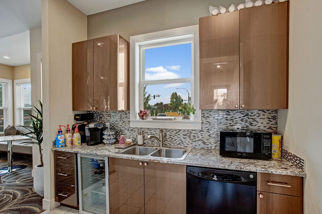 Riverside 9 Resident Lounge Apartments in Wenatchee, WA