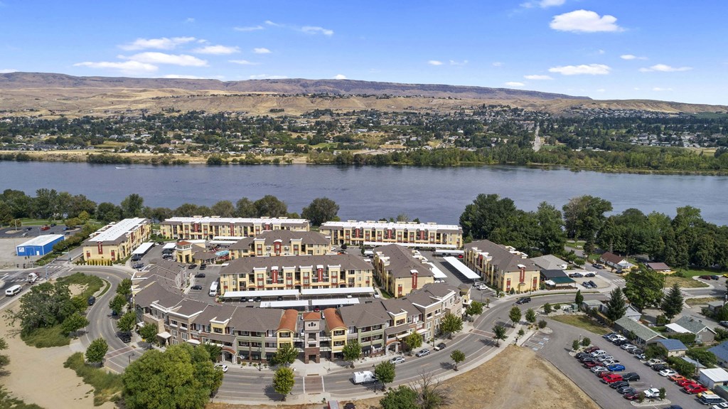 Riverside 9 Exterior Apartments in Wenatchee, WA