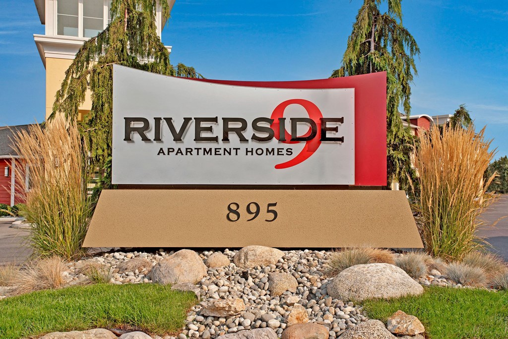 Riverside 9 Exterior Apartments in Wenatchee, WA
