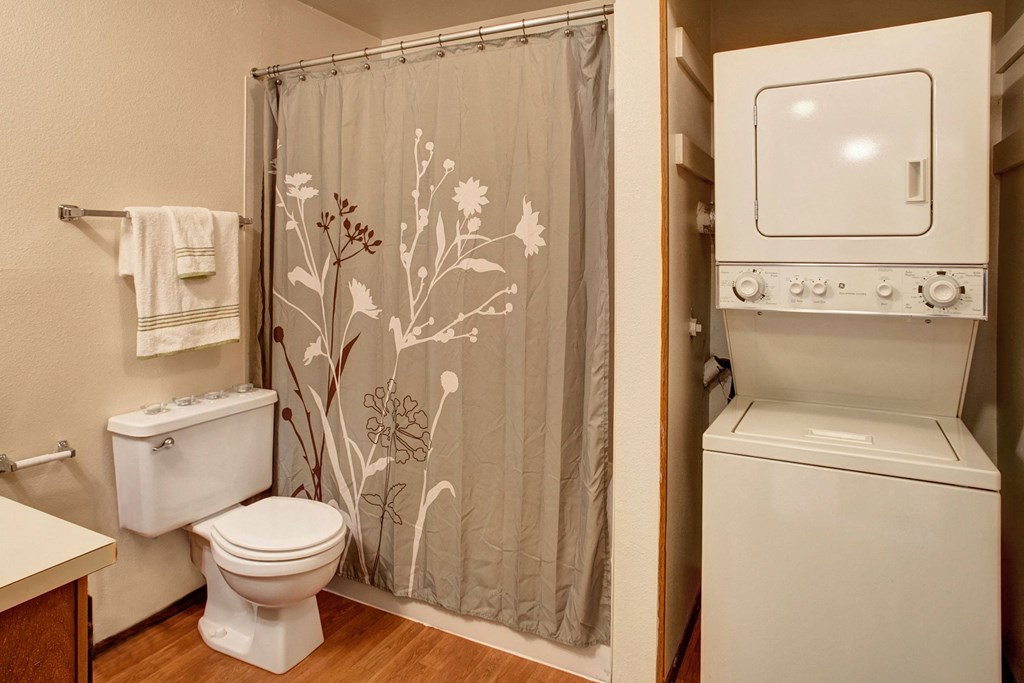Soundview Bathroom Apartments in Federal Way, WA
