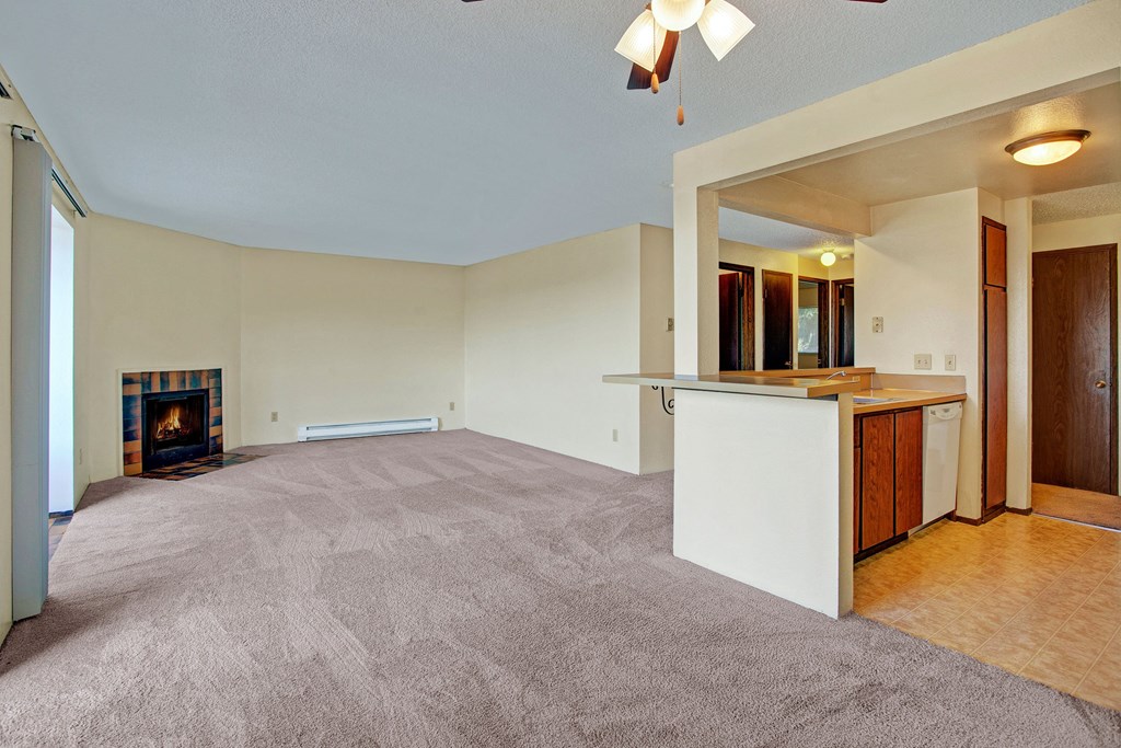 Soundview Livingroom Apartments in Federal Way, WA