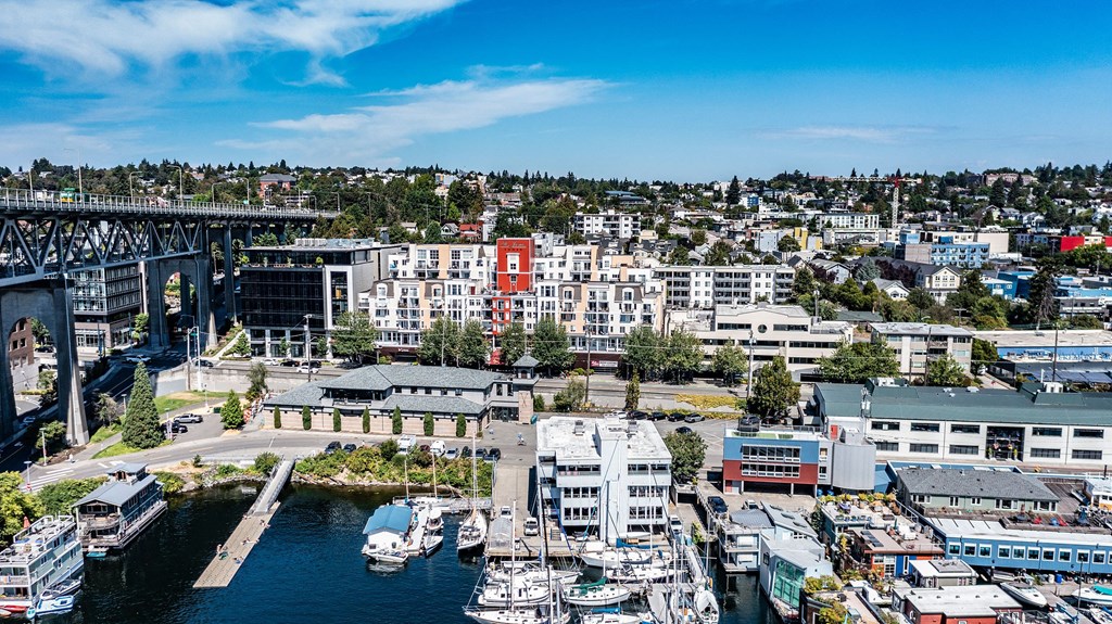 St James Tower Exterior Apartments in Seattle, WA
