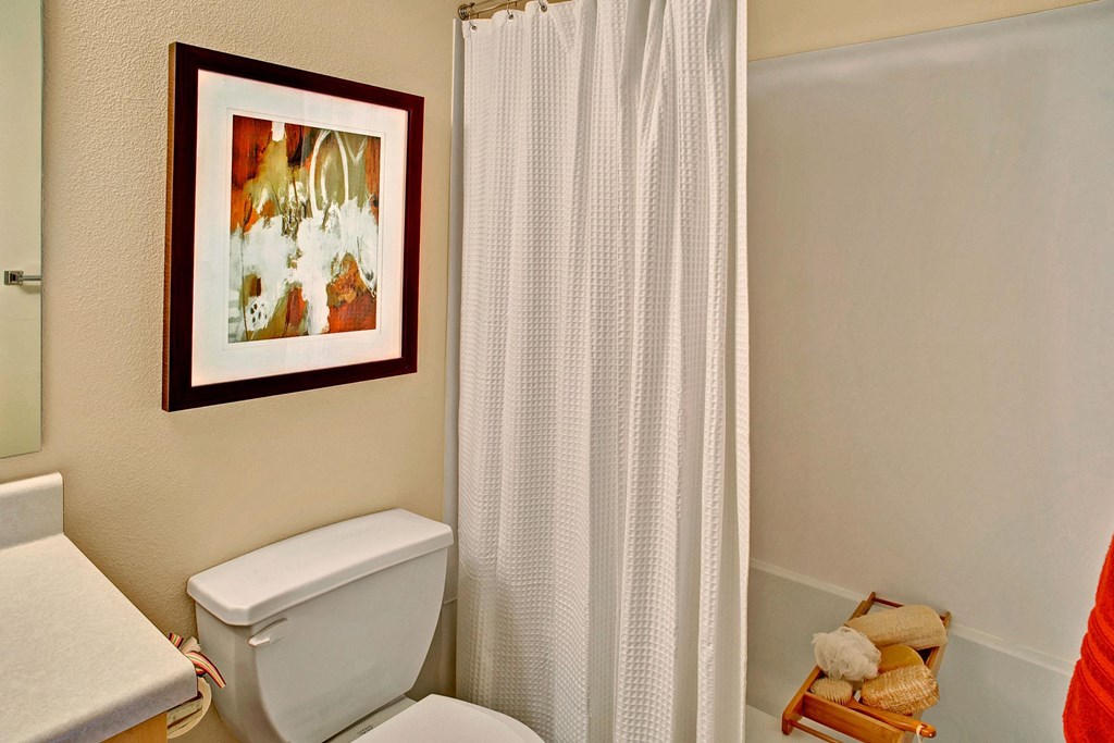 Sunrise Lane Bathroom Apartments in Everett, WA