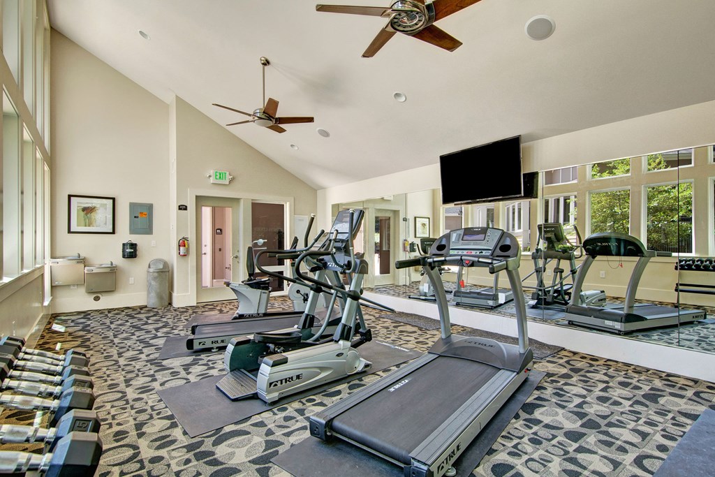 The Cove Fitness Center Apartments in Federal Way, WA