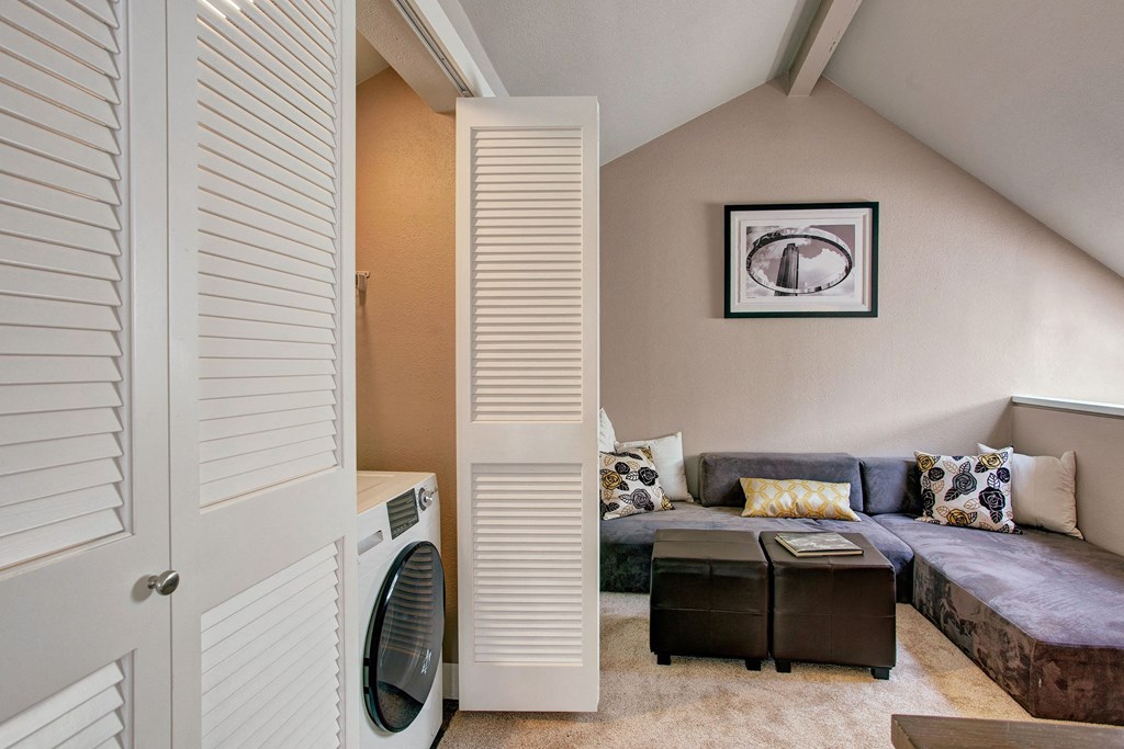 The Cove Loft with Laundry Apartments in Federal Way, WA