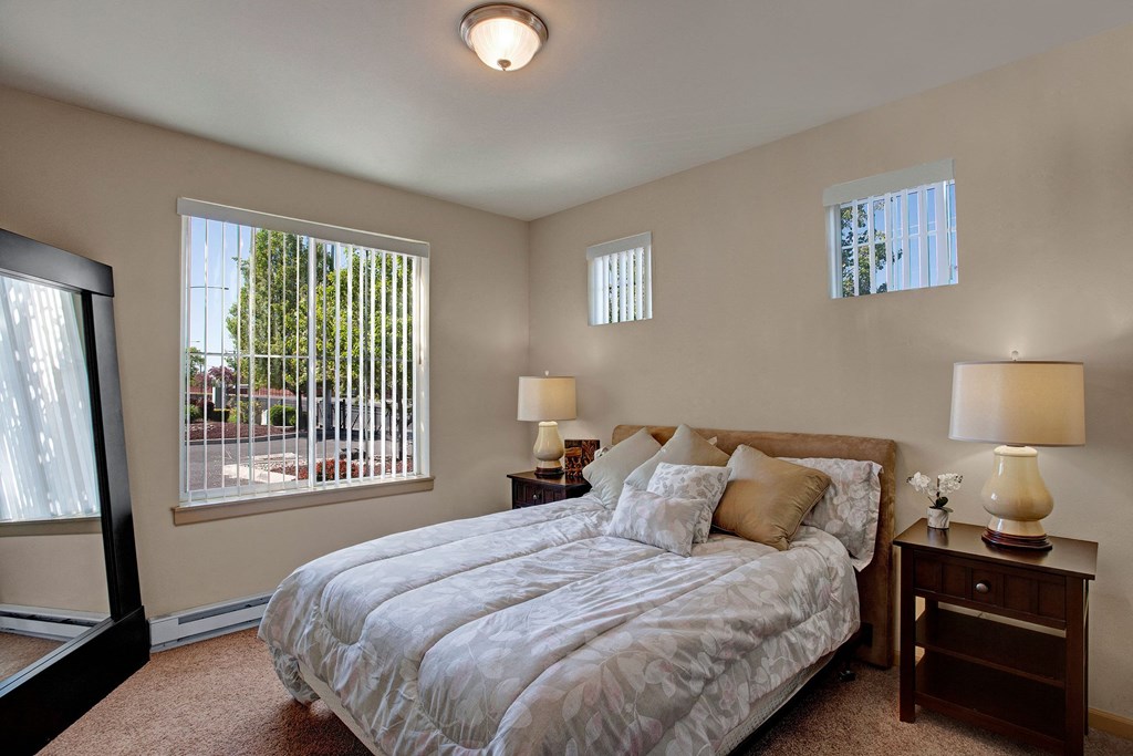 The Vintage Bedroom Apartments in Moses Lake, WA