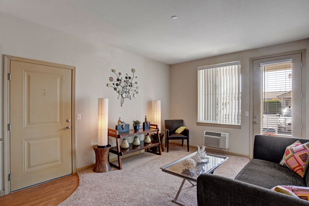 The Vintage Living Room Apartments in Moses Lake, WA