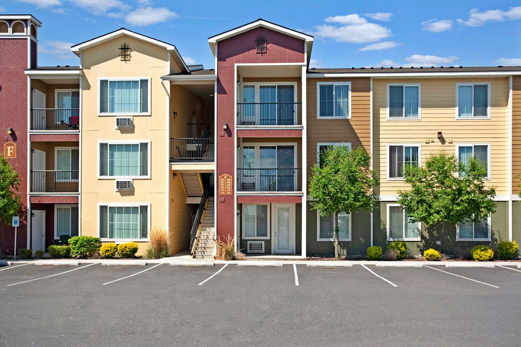 The Vintage Exterior Apartments in Moses Lake, WA