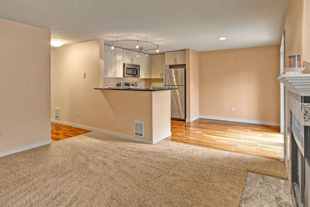 Vermont Living Room Apartments in Kenmore