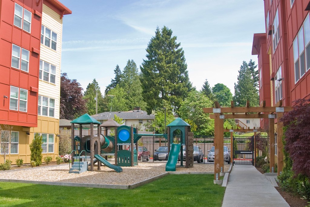 Viewpoint Exterior Apartments in SeaTac, WA