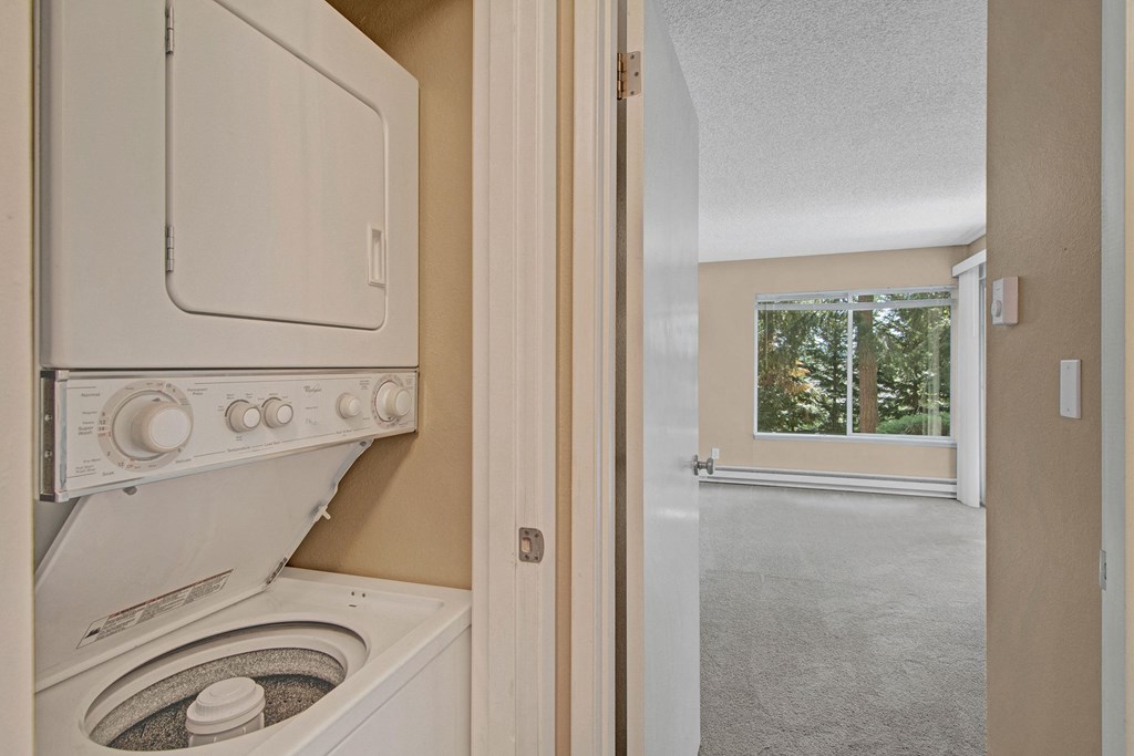 Watercrest Laundry Apartments in Lake Forest Park, WA