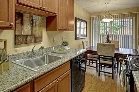 Whispering Cedars Kitchen Apartments in Lynnwood, WA