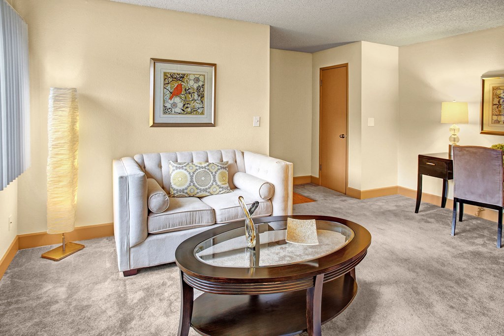 Whispering Cedars Living Room Apartments in Lynnwood, WA