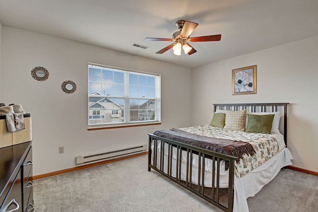 Arbor Ridge Bedroom, Weidner Real Estate Properties Apartments for rent Milwaukee, WI