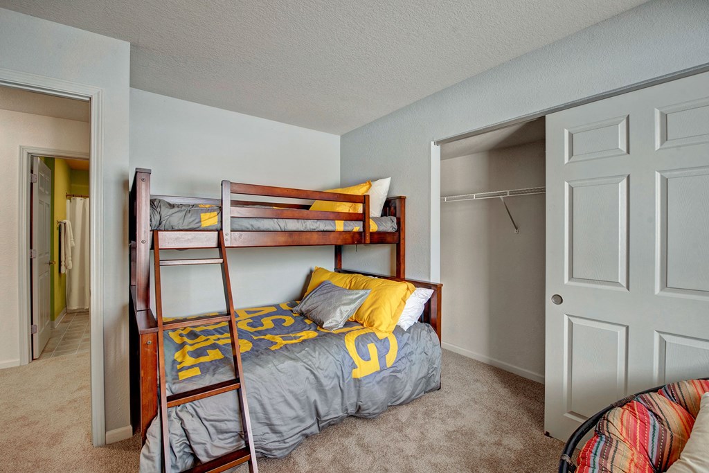 River's Cove bedroom