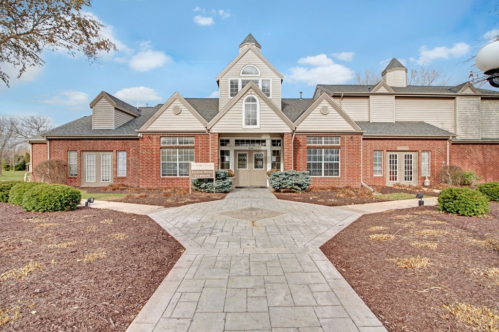 St. James Place Entrance Sidewalk Apartments in Milwaukee, WI