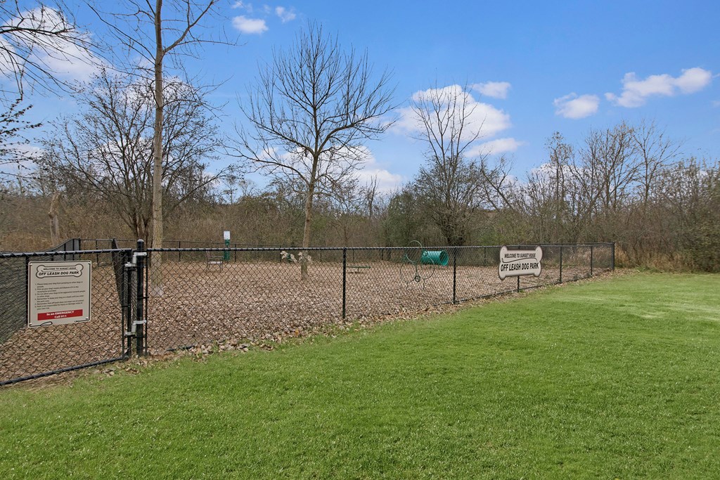 Sunset Ridge Off Leash Dog Park Apartments in Milwaukee, WI