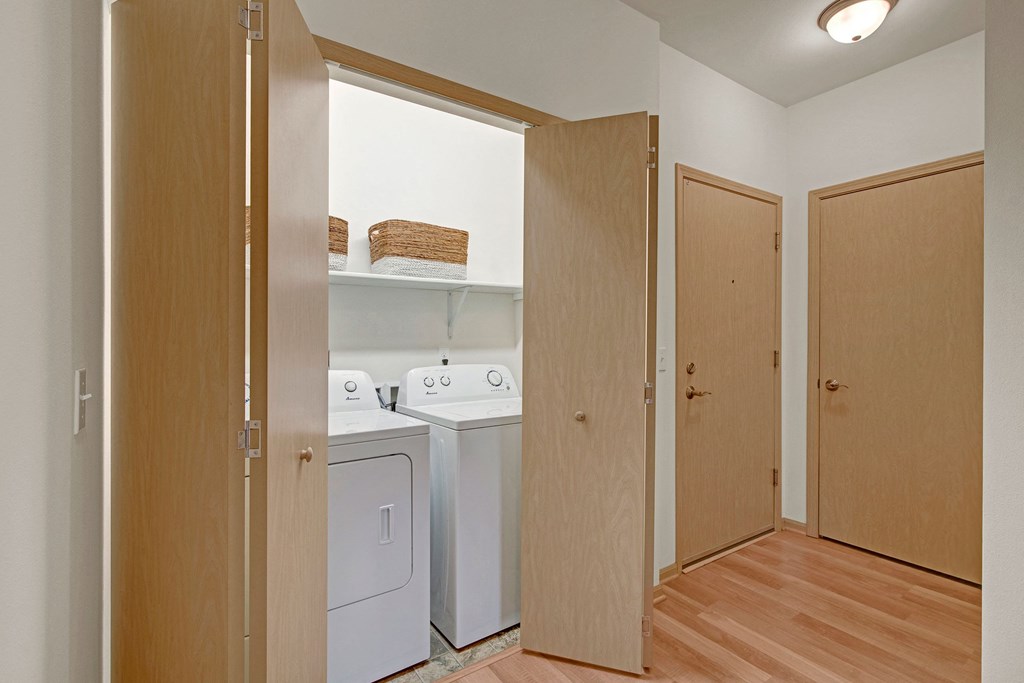 Swan Creek Washer-Dryer Apartments in Fitchburg, Wisconsin