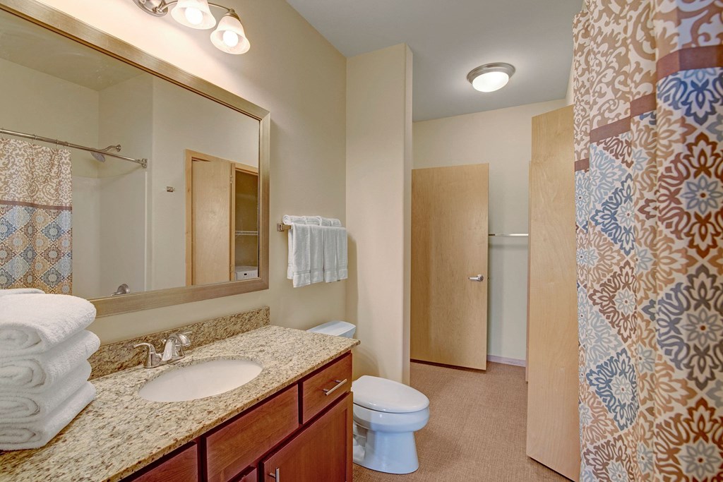 Van Buren Place Bathroom