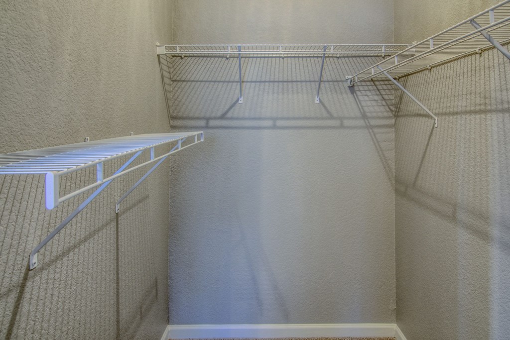 Harbin Pointe Walk-in Closet Apartments for rent Springdale AR