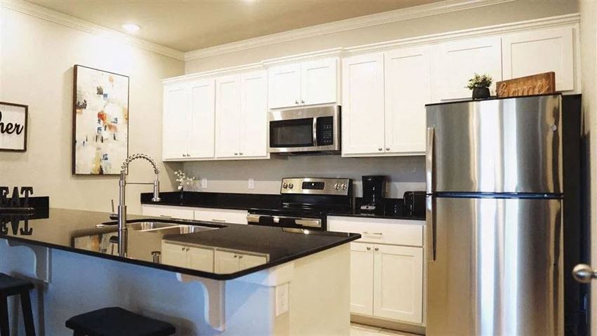Highland Park Kitchen Highland Park Kitchen Apartment for rent Springdale AR - Photo Gallery