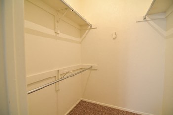 Wildflower Closet - Photo Gallery 4