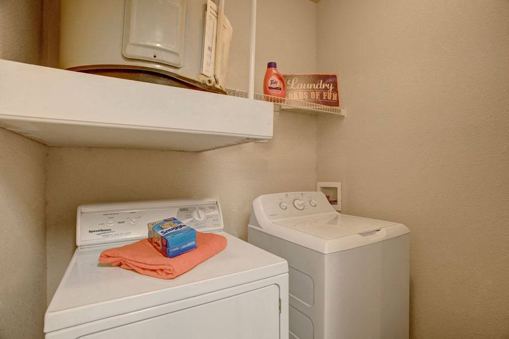 Woodland Park Laundry Room