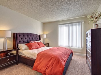 Acacia Park Bedroom - Photo Gallery 4