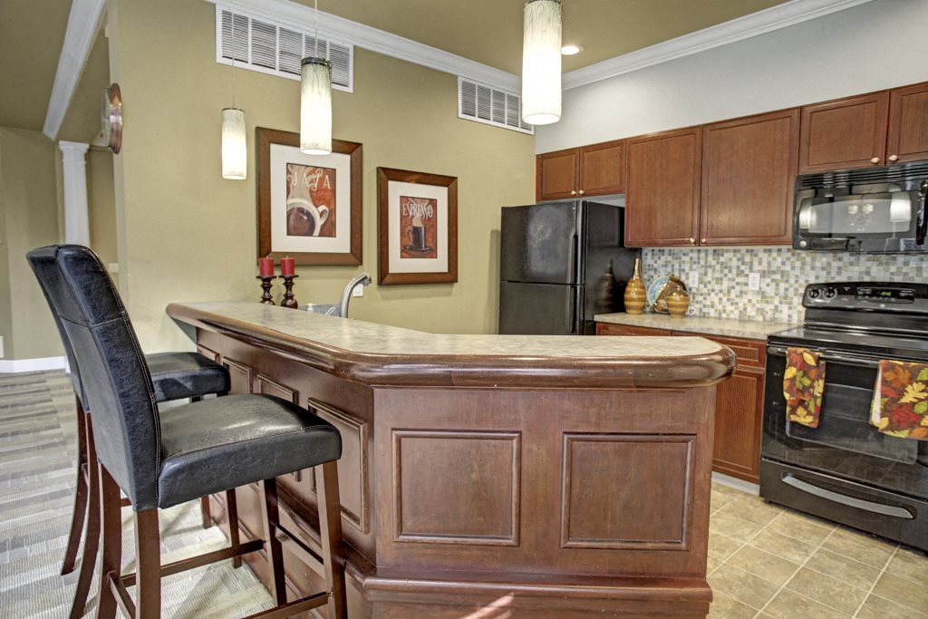 Aspen Creek Apartments | Photo Gallery | Apartments in Kirkland | Weidner