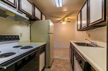Broadmoor Park Terrace Kitchen Broadmoor Park Terrace Kitchen - Photo Gallery 5