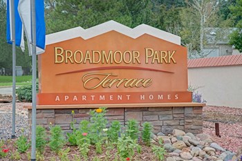Broadmoor Park Terrace Signage