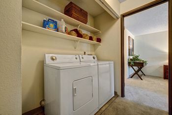 Eagle Ridge Washer Dryer