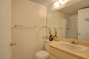 Fairgreen Bathroom - Photo Gallery 3