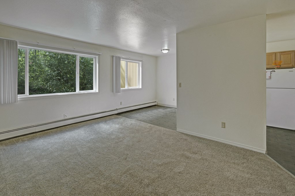 The Glen Apartments - Living Room