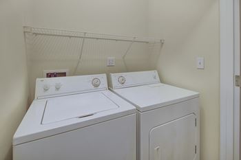 The Highlands Luxury Apartments - Washer Dryer