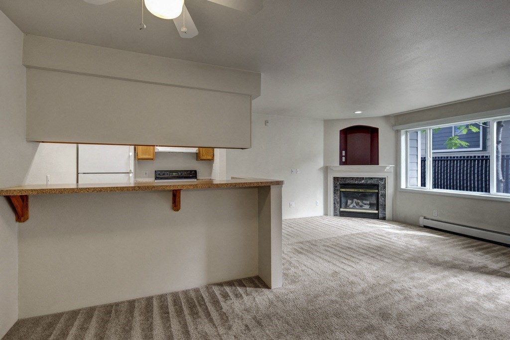 La Maisonnette Apartments - Living Room