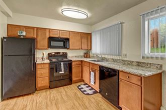 Montclair Apartments - Kitchen