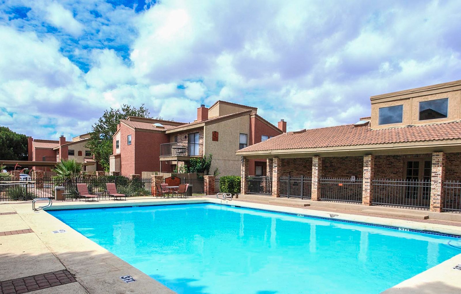 Las Colinas Apartments Apartments in Midland Weidner