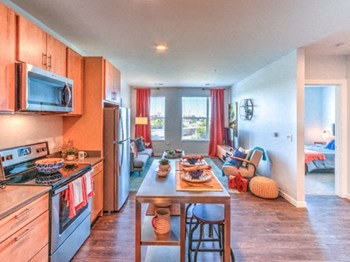 2141 S Robinson Ave Studio-3 Beds Apartment, Wisconsin for Rent - Photo Gallery 3
