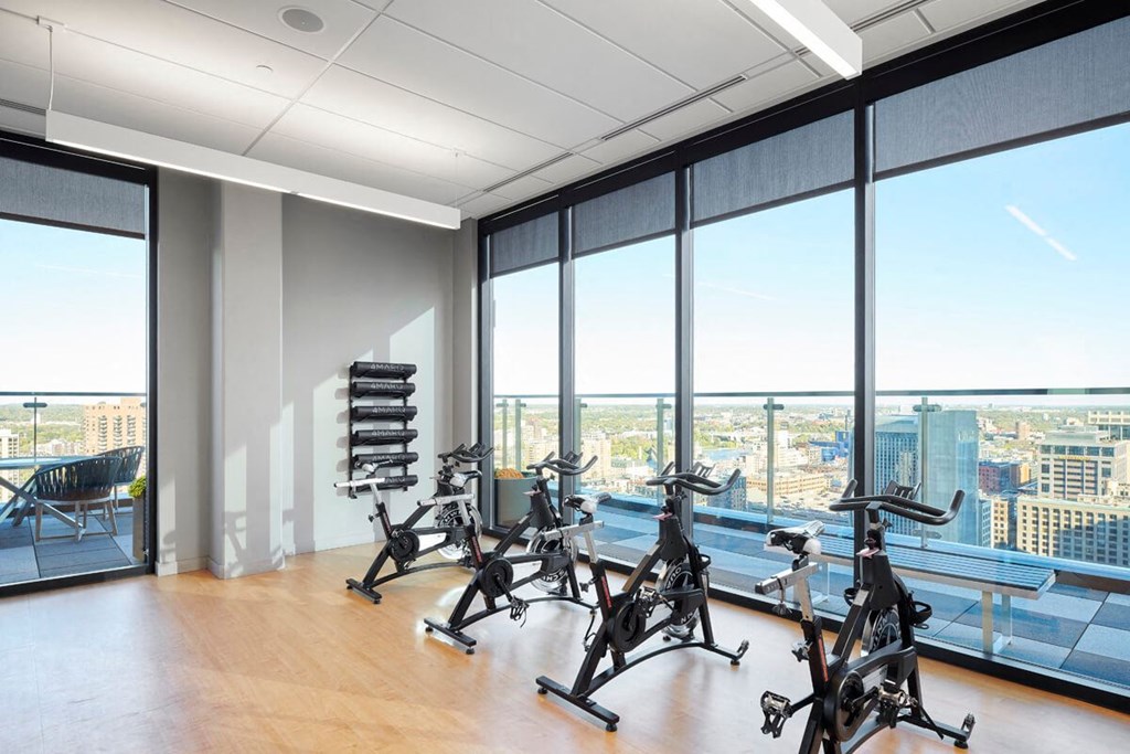4Marq - Gym with Stationary Bikes Overlooking City