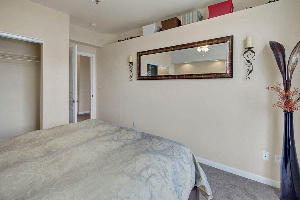 Park Plaza II Apartments - Bedroom