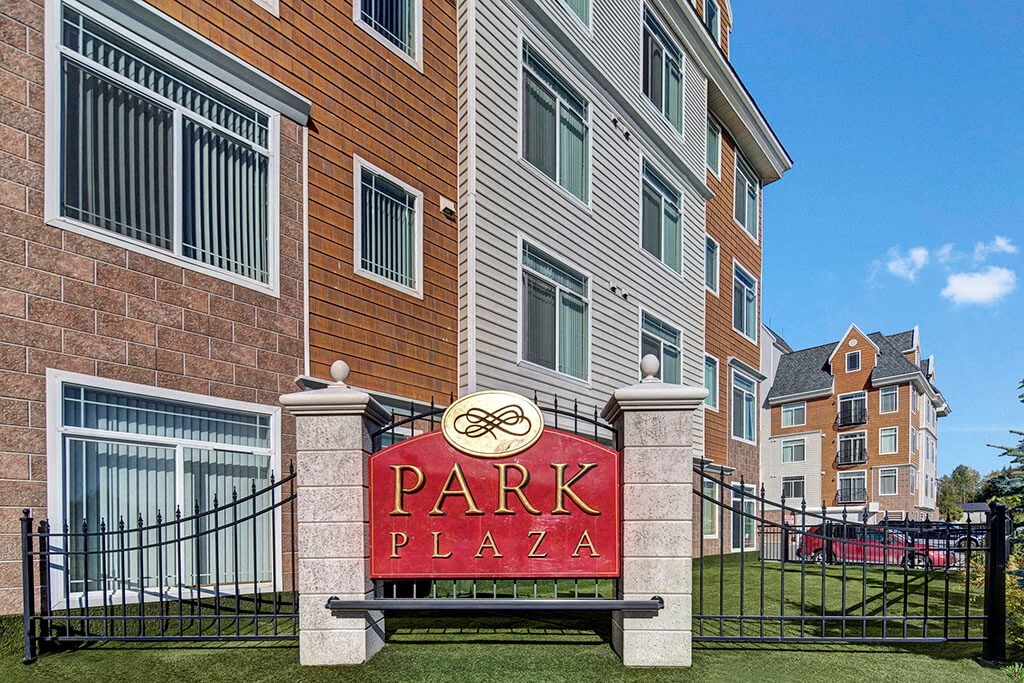 Park Plaza II Apartments - Exterior