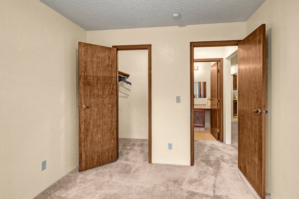Park Plaza Apartments - Bedroom