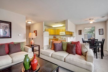 Reserve at Abilene Living Room - Photo Gallery 4